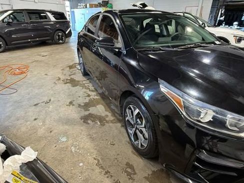 Used 2021 Kia Forte LXS FWD image 7