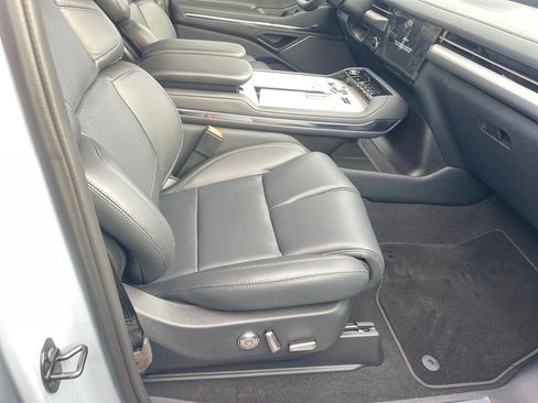 New 2025 Lincoln Navigator Reserve w/ Jet Appearance Package AWD/4WD image 14