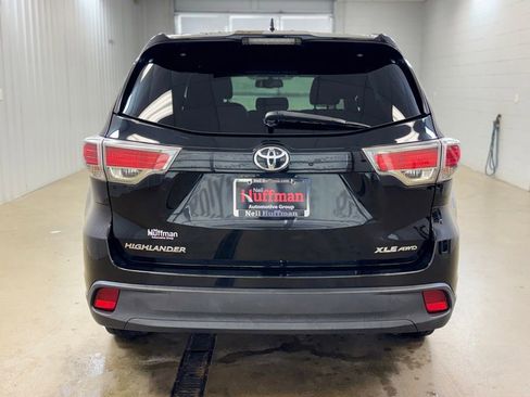 Used 2016 Toyota Highlander XLE AWD/4WD image 6