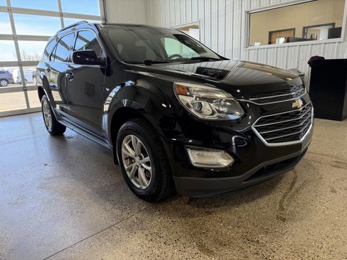 Used 2017 Chevrolet Equinox LT w/ Convenience Package image 6