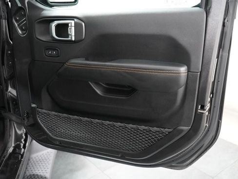 Used 2025 Jeep Wrangler Unlimited Sahara AWD/4WD image 29