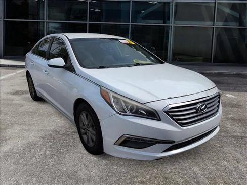 Used 2015 Hyundai Sonata SE FWD image 1