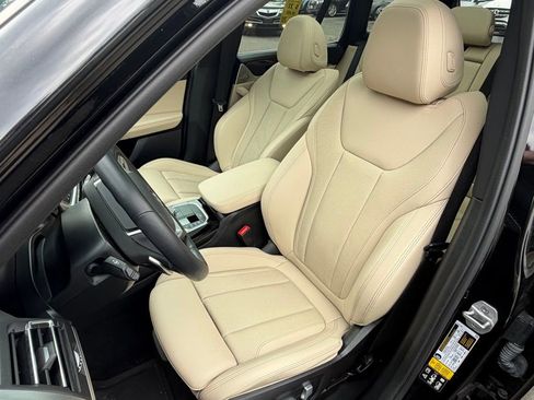 Used 2023 BMW X3 xDrive30i w/ Convenience Package image 5