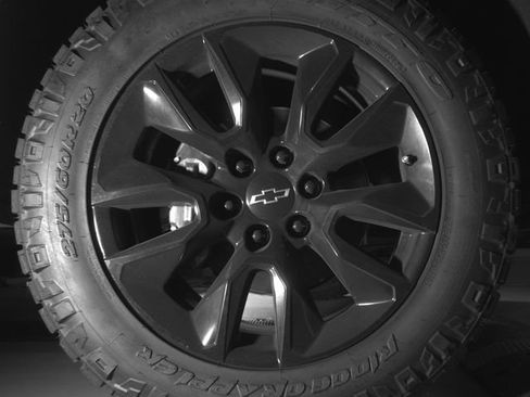 Used 2022 Chevrolet Tahoe Z71 w/ Off-Road Capability Package image 12