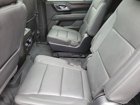 Used 2022 Chevrolet Tahoe LT w/ Luxury Package AWD/4WD image 17