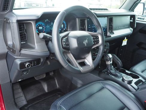 Used 2025 Ford Bronco Badlands AWD/4WD image 13