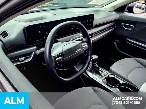 Used 2025 Kia K4 FWD image 6