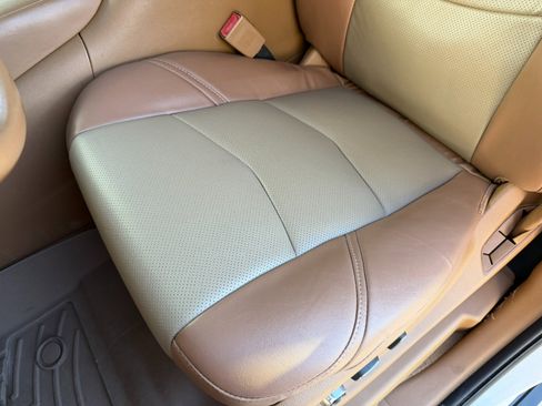 Used 2016 Cadillac Escalade ESV Platinum image 25