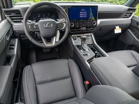 New 2026 Lexus GX 550 image 13