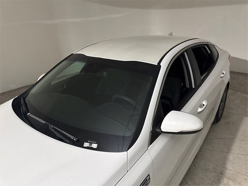 Used 2019 Kia Optima LX image 12