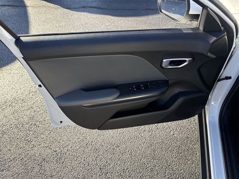New 2025 Kia K4 LXS image 21
