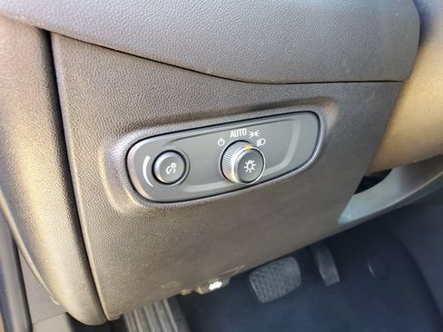 Used 2023 Chevrolet Equinox LT FWD image 23