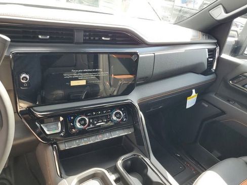 New 2026 GMC Sierra 2500 AT4 w/ AT4 Premium Plus Package image 28