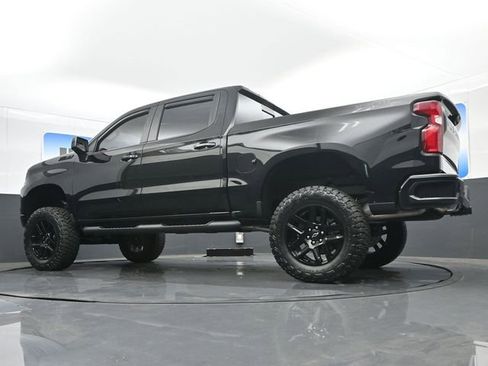 Used 2025 Chevrolet Silverado 1500 LT Trail Boss w/ LT Trail Boss Premium Package AWD/4WD image 19