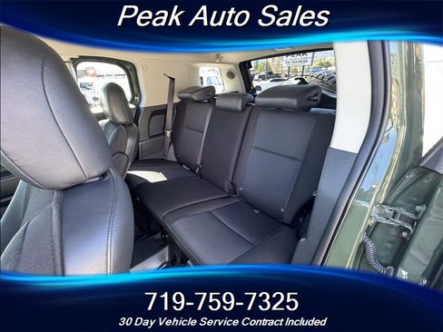 Used 2014 Toyota FJ Cruiser 4WD w/ Upgrade Package image 27