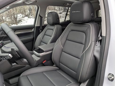 New 2026 GMC Terrain Denali w/ LPO, Black Badging Package image 12