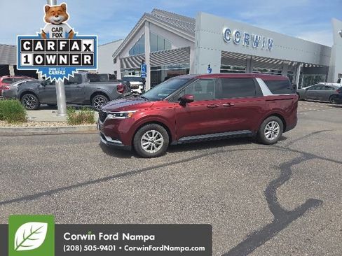 Used 2024 Kia Carnival LX FWD image 2