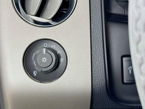Used 2015 Ford Expedition King Ranch RWD image 11