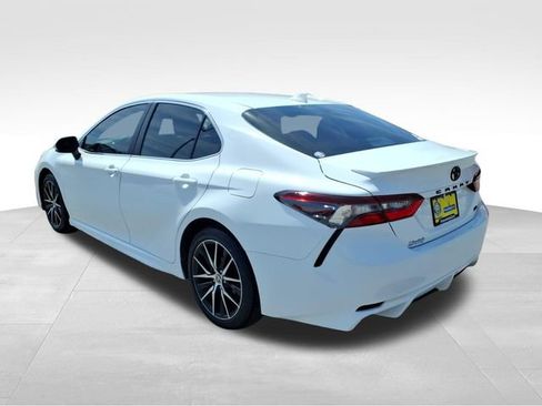 Used 2023 Toyota Camry SE w/ Convenience Package image 6