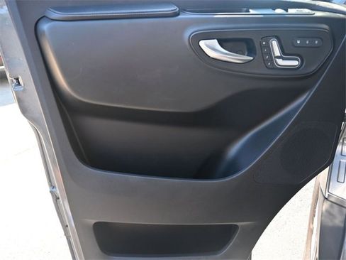 Used 2023 Mercedes-Benz Sprinter 2500 image 18