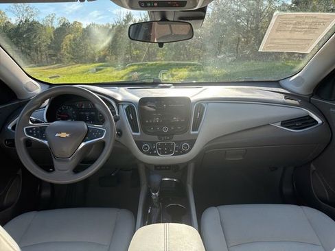 Used 2025 Chevrolet Malibu LT image 15