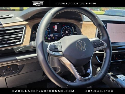 Used 2025 Volkswagen Atlas SE FWD image 9