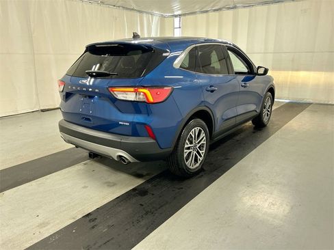 Used 2022 Ford Escape SEL image 2