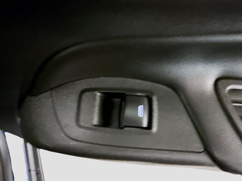 Used 2022 Chevrolet Equinox LT w/ Driver Convenience Package FWD image 31