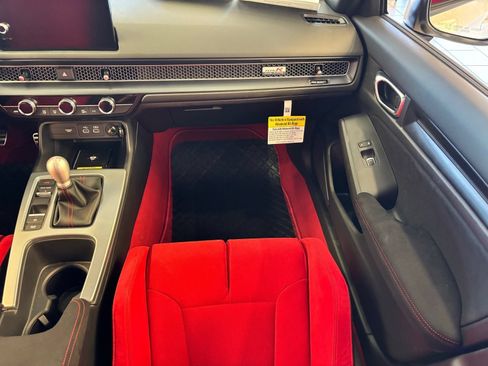 Used 2025 Honda Civic Type R image 14