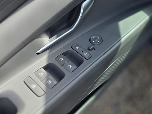 Used 2023 Hyundai Elantra SEL image 19