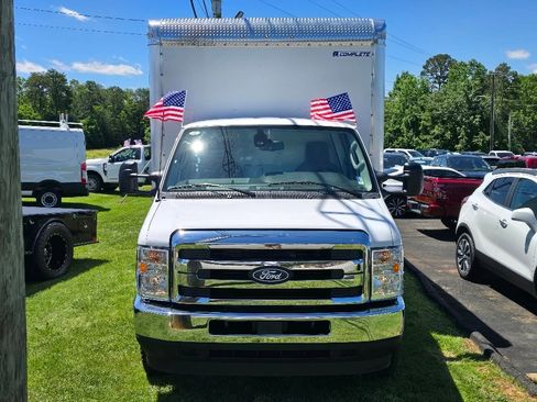 New 2026 Ford E-450 and Econoline 450 Super Duty w/ Interior Upgrade Package image 19
