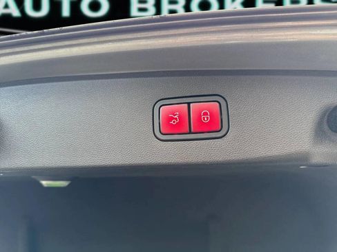 Used 2014 Mercedes-Benz E 63 AMG S-Model image 17