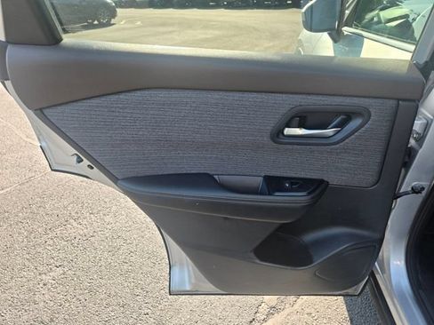 Used 2023 Nissan Rogue SV AWD/4WD image 15
