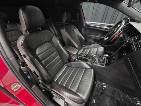 Used 2020 Volkswagen GTI SE image 33