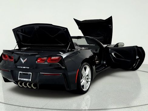 Used 2016 Chevrolet Corvette Stingray Convertible w/ 2LT Preferred Equipment Group RWD image 12