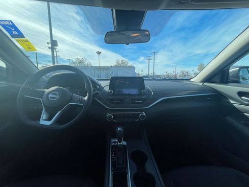 Used 2025 Nissan Altima 2.5 SV image 28
