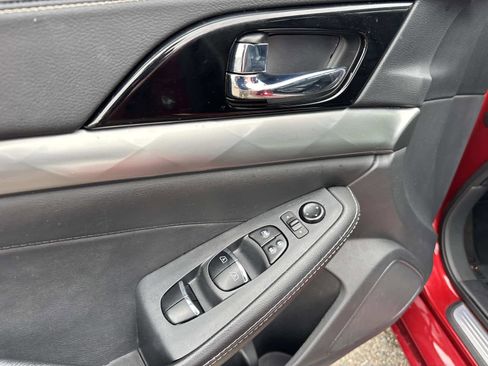 Used 2022 Nissan Maxima SV w/ Floor Mat Group image 17