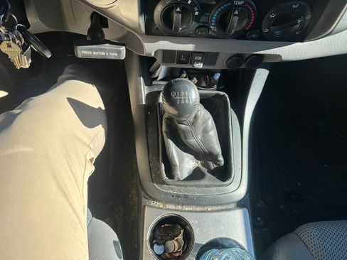 Used 2015 Toyota Tacoma 4x4 Double Cab image 12