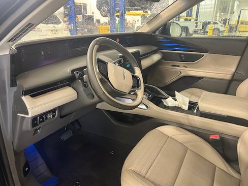 Used 2024 Lincoln Nautilus Reserve AWD/4WD image 23