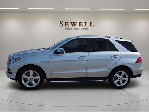 Used 2019 Mercedes-Benz GLE 400 4MATIC image 2