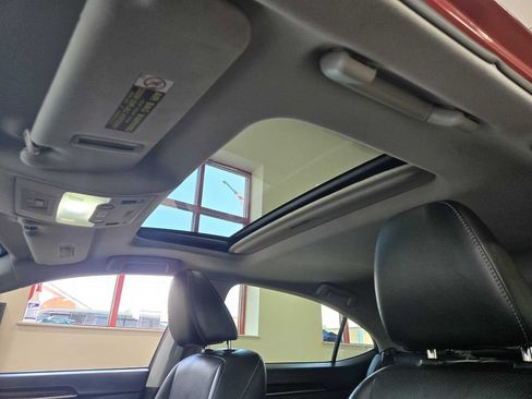 Used 2013 Lexus ES 350 w/ Luxury Pkg FWD image 23