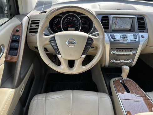 Used 2011 Nissan Murano LE w/ Navigation Pkg image 12