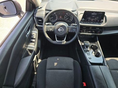 Used 2024 Nissan Rogue SV FWD image 19