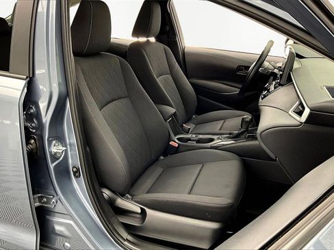Used 2025 Toyota Corolla LE image 7