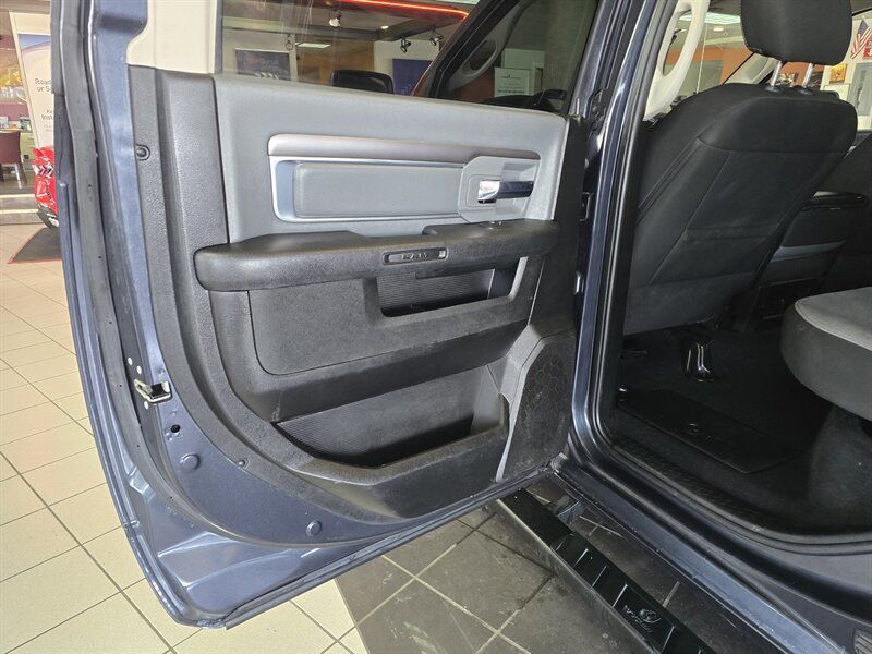 Used 2021 RAM 1500 Classic SLT RWD image 11