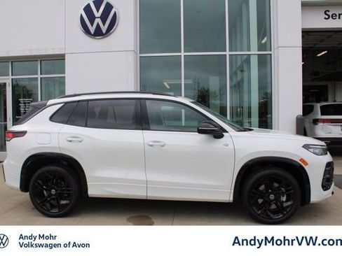 New 2026 Volkswagen Tiguan SE R-Line AWD/4WD image 3