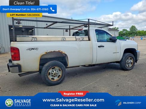 Used 2014 Chevrolet Silverado 2500 W/T w/ Snow Plow Prep Package AWD/4WD image 4