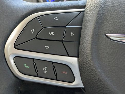 Used 2023 Chrysler 300 Touring w/ Sport Appearance Package image 23