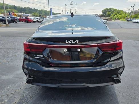 Used 2024 Kia Forte LXS w/ LXS Technology Package FWD image 7