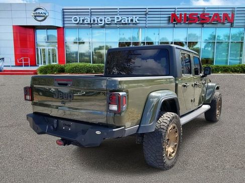 Used 2021 Jeep Gladiator Sport image 2